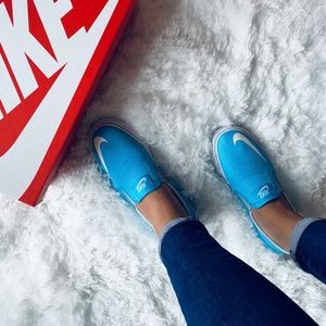 nike toki slip ons